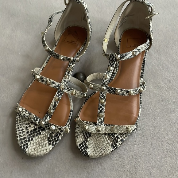 14TH & UNION Mallori Stud Sandal Strappy Snakeskin Print Womens 8 - Picture 2 of 4